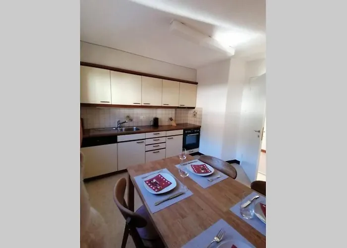 Daire Haus Albertihof: 3-zimmer-wohnung An Top-lage In Davos-platz Ostrava