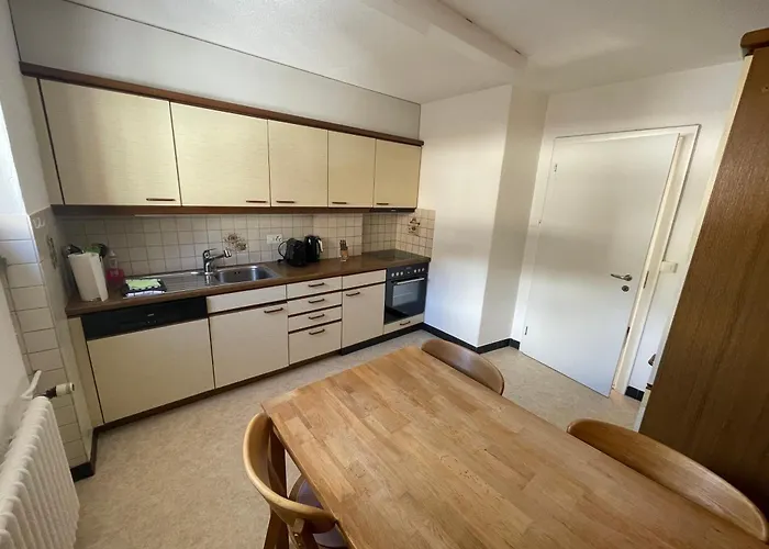 Haus Albertihof: 3-zimmer-wohnung An Top-lage In Davos-platz Daire