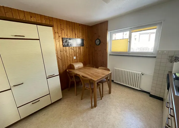 Haus Albertihof: 3-zimmer-wohnung An Top-lage In Davos-platz Daire *