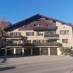 Haus Albertihof: 3-zimmer-wohnung An Top-lage In Davos-platz Apartment Davos